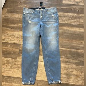 Torrid distressed Bombshell skinny denim